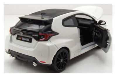 Метална кола Toyota Yaris GR 2021 - 1:24 Maisto 32909 бяла