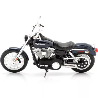 Метален мотор Harley Davidson  Dyna Street Bob Bike 2006 MAISTO 1/18