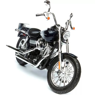 Метален мотор Harley Davidson  Dyna Street Bob Bike 2006 MAISTO 1/18