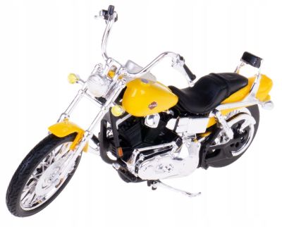 Метален мотор Harley Davidson 2001 Dyna Wide Glide MAISTO 1/18