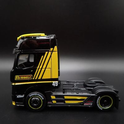 Камион влекач Mercedes-Benz Actros 1851 Russell 1/64 MAISTO 12389