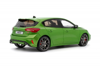Метална кола Ford Focus ST 2022 - 1:18 Model Car Group 18452