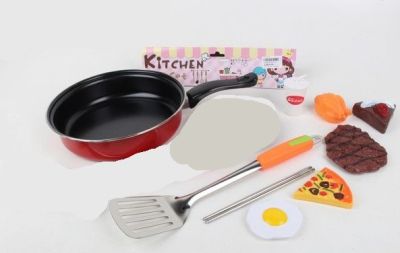 Комплект метален тиган с кухненски прибори 128