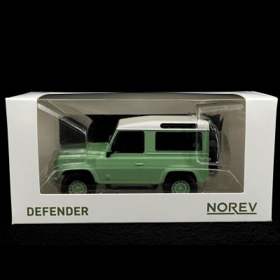 Металeн автомобил Land Rover Defender 1995 1/43 Norev 845106