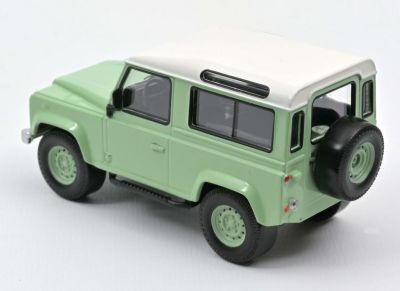 Металeн автомобил Land Rover Defender 1995 1/43 Norev 845106