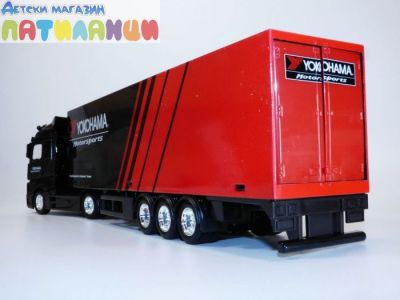Метален камион с ремарке Mercedes Benz Actros Yokohama Bburago 1/43 