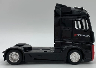 Метален камион Mercedes Benz Actros с ремарке и Bobcat Bburago 1/43 