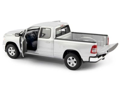 Метален джип пикап RAM 1500 Pickup 2019 Welly 1/27