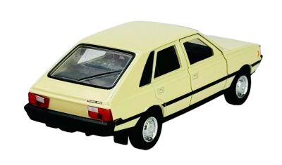 Метална кола FSO Polonez 1500 MR 1978 Welly 1:34  