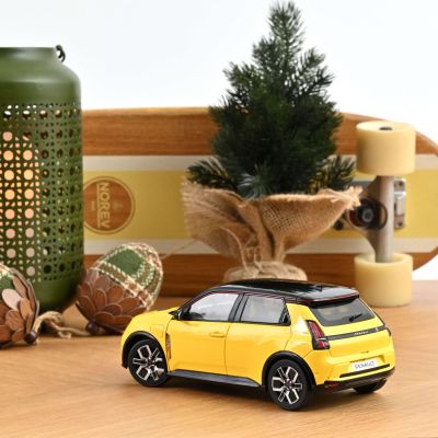 Метална кола Renault 5 E-Tech 100% Electrique 2024 Norev 1:18 - 185500
