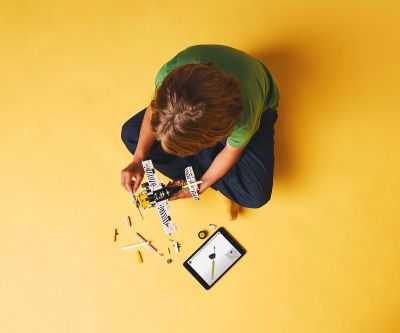 Конструктор LEGO Technic 42198 Самолет с витло