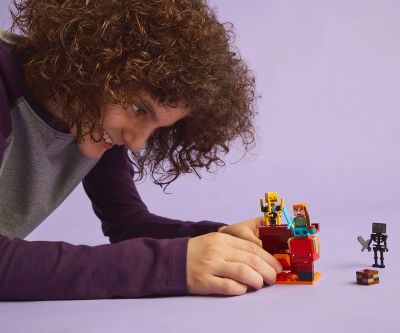 Конструктор LEGO Minecraft 21266 Битка в пъплената лава