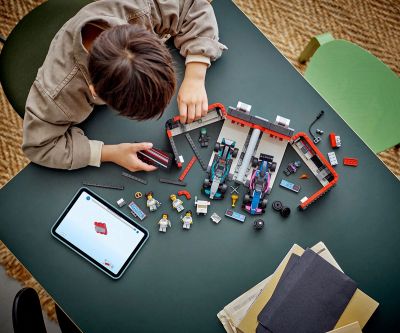 Конструктор LEGO City 60444 Гараж от F1 с коли Mercedes-AMG и Alpine