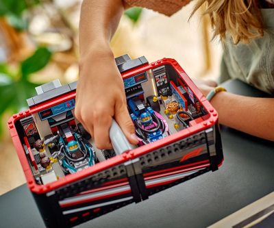 Конструктор LEGO City 60444 Гараж от F1 с коли Mercedes-AMG и Alpine