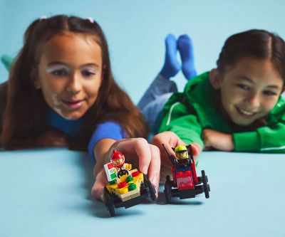 Конструктор LEGO City 60458 Камион за пица срещу пожарна кола Комплект състезателни коли