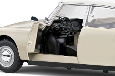 Метален автомобил Citroen D Special 1972 SOLIDO 1:18 - 1800710
