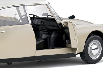 Метален автомобил Citroen D Special 1972 SOLIDO 1:18 - 1800710