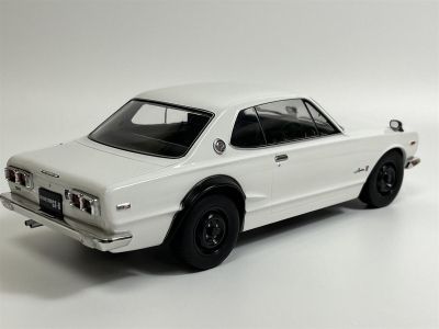 Метален автомобил Nissan Skyline GT-R KPGC10 Triple9 Collection 1:18 - T91800181