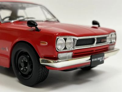 Метален автомобил Nissan Skyline GT-R KPGC10 Triple9 Collection 1:18 - T91800182