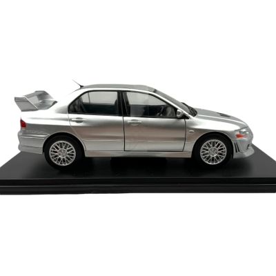 Метална кола Mitsubishi Lancer Evolution VII 2001 WHITE BOX 124204
