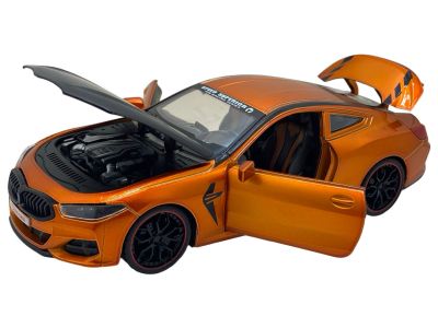 Метален автомобил БМВ М8 със звук и светлини 1/24 