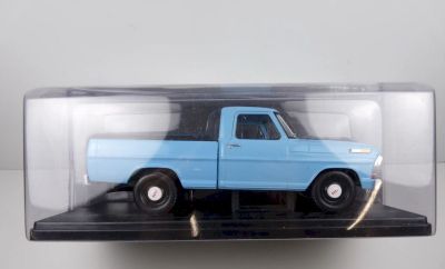 Метален автомобил Ford F-100 Blue 1972 SALVAT SAL24MVQ4