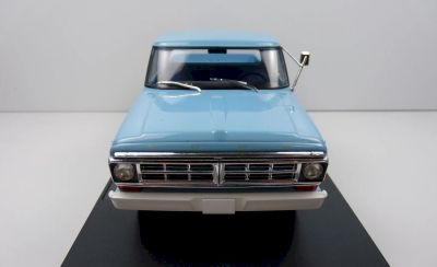 Метален автомобил Ford F-100 Blue 1972 SALVAT SAL24MVQ4