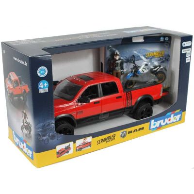 Джип пикап RAM 2500 с мотоциклет Ducati Scrambler Bruder 02502