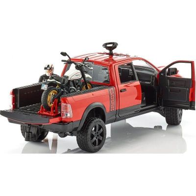 Джип пикап RAM 2500 с мотоциклет Ducati Scrambler Bruder 02502