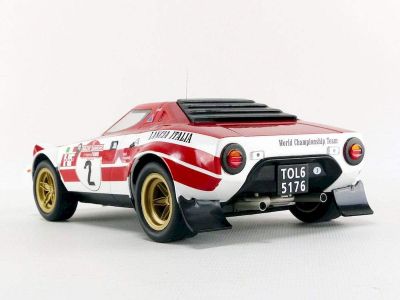 Метален автомобил Lancia Stratos HF Team Lancia Marlboro Triple9 Collection 1:18 T91800175