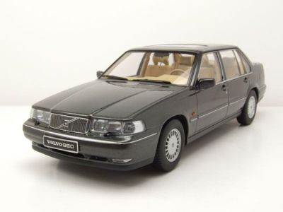Метален автомобил Volvo 960 Green Metallic 1996 Triple9 Collection 1:18 91800300