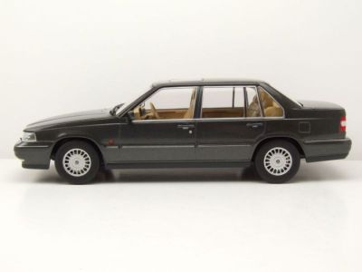 Метален автомобил Volvo 960 Green Metallic 1996 Triple9 Collection 1:18 91800300